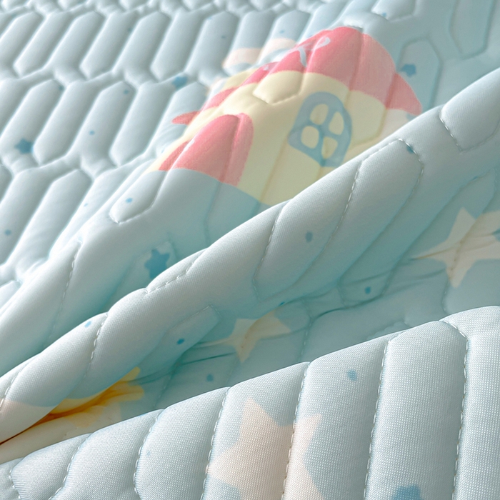 91家纺网 家纺一手货源 找家纺 沐慕 2026新款小清新凉感丝乳胶凉席三件套 天使星星人