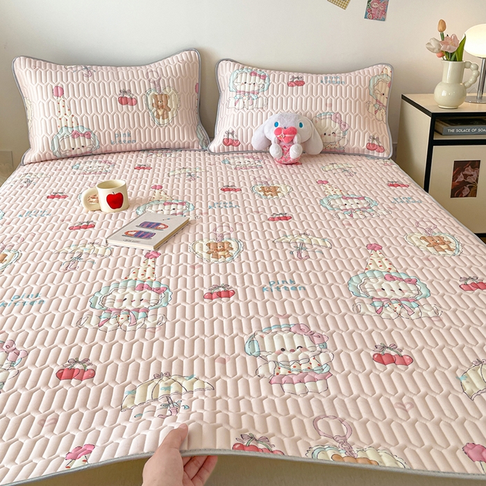 91家纺网 家纺一手货源 找家纺 沐慕 2026新款小清新凉感丝乳胶凉席三件套 樱桃萌猫