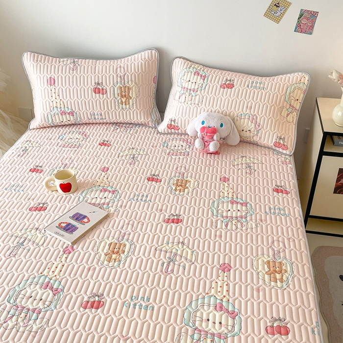 91家纺网 家纺一手货源 找家纺 沐慕 2026新款小清新凉感丝乳胶凉席三件套 樱桃萌猫