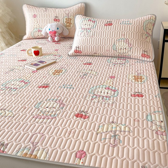 91家纺网 家纺一手货源 找家纺 沐慕 2026新款小清新凉感丝乳胶凉席三件套 樱桃萌猫