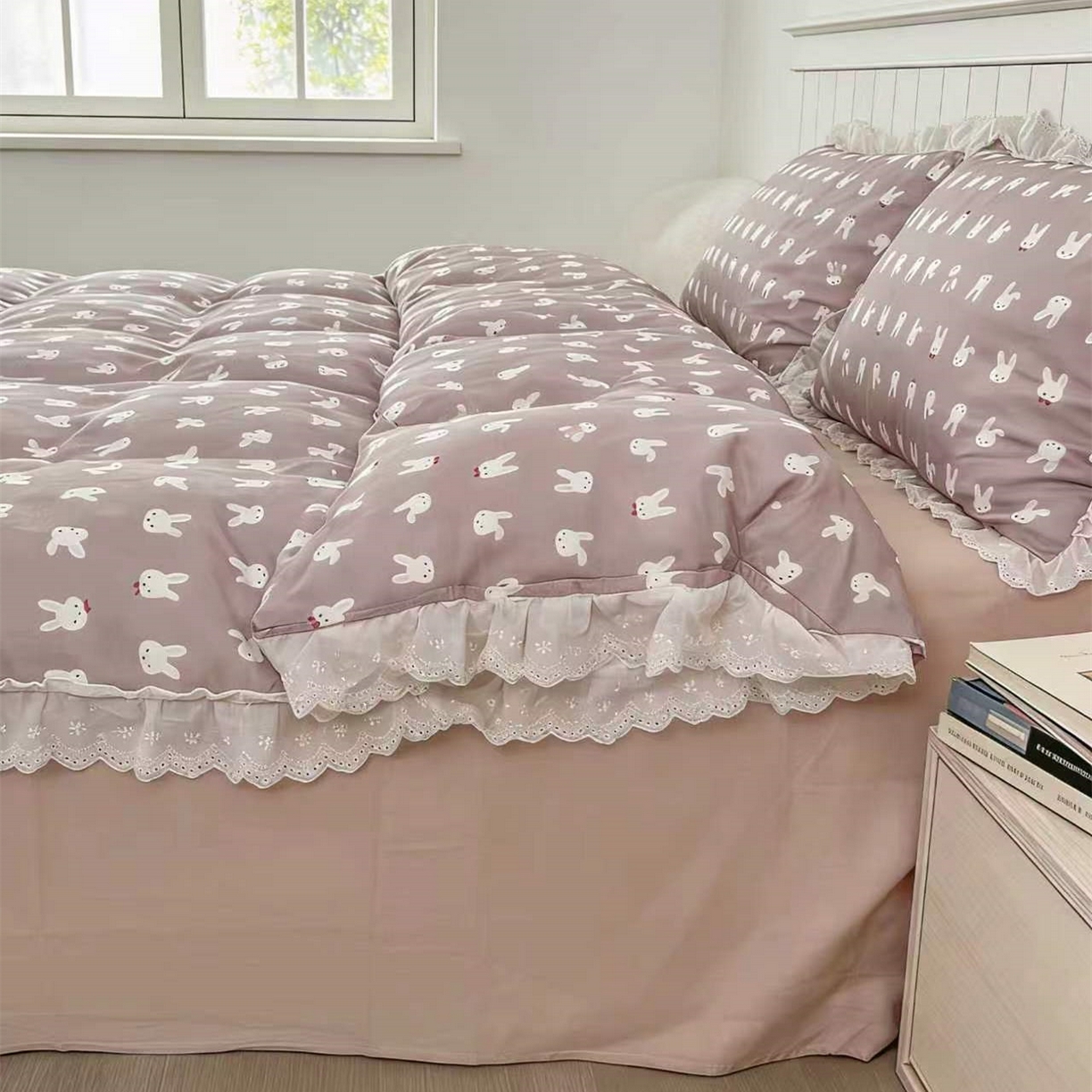 91家纺网 家纺一手货源 找家纺 荣轩家居 2026新款韩式浪漫花边工艺款全棉纯棉双层纱四件套（铺床版）可可兔