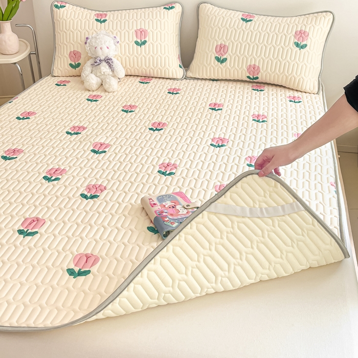 91家纺网 家纺一手货源 找家纺 沐慕 2026新款小清新凉感丝乳胶凉席三件套 郁金香