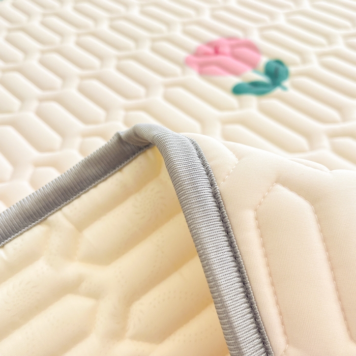 91家纺网 家纺一手货源 找家纺 沐慕 2026新款小清新凉感丝乳胶凉席三件套 郁金香