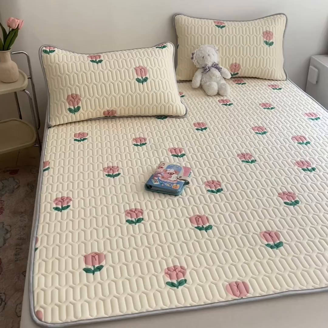 91家纺网 家纺一手货源 找家纺 沐慕 2026新款小清新凉感丝乳胶凉席三件套 郁金香