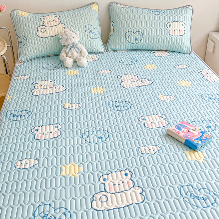 91家纺网 家纺一手货源 找家纺 沐慕 2026新款小清新凉感丝乳胶凉席三件套 云朵小熊