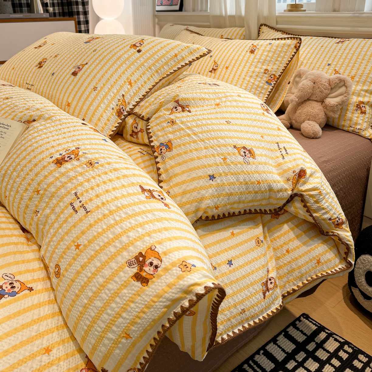 91家纺网 家纺一手货源 找家纺 瑞禾家纺（原阿亮） 2026新款云感泡芙棉小清新印花贝壳边四件套 哈喽星人