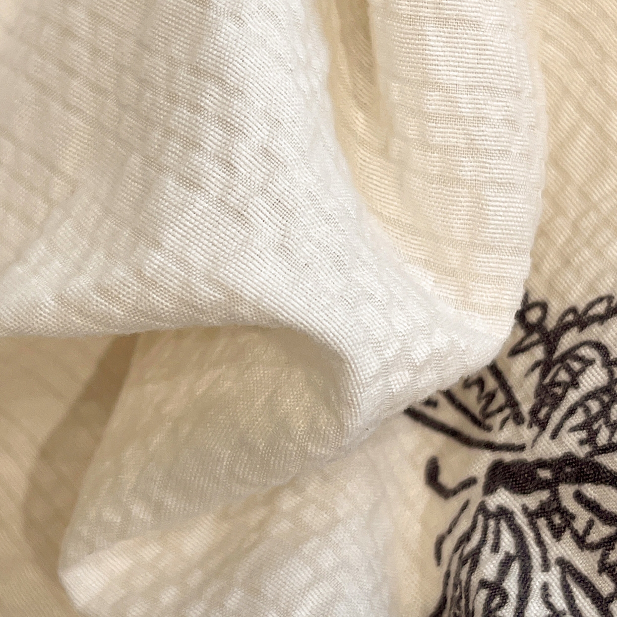 91家纺网 家纺一手货源 找家纺 瑞禾家纺（原阿亮） 2026新款云感泡芙棉小清新印花贝壳边四件套 黑白蝴蝶