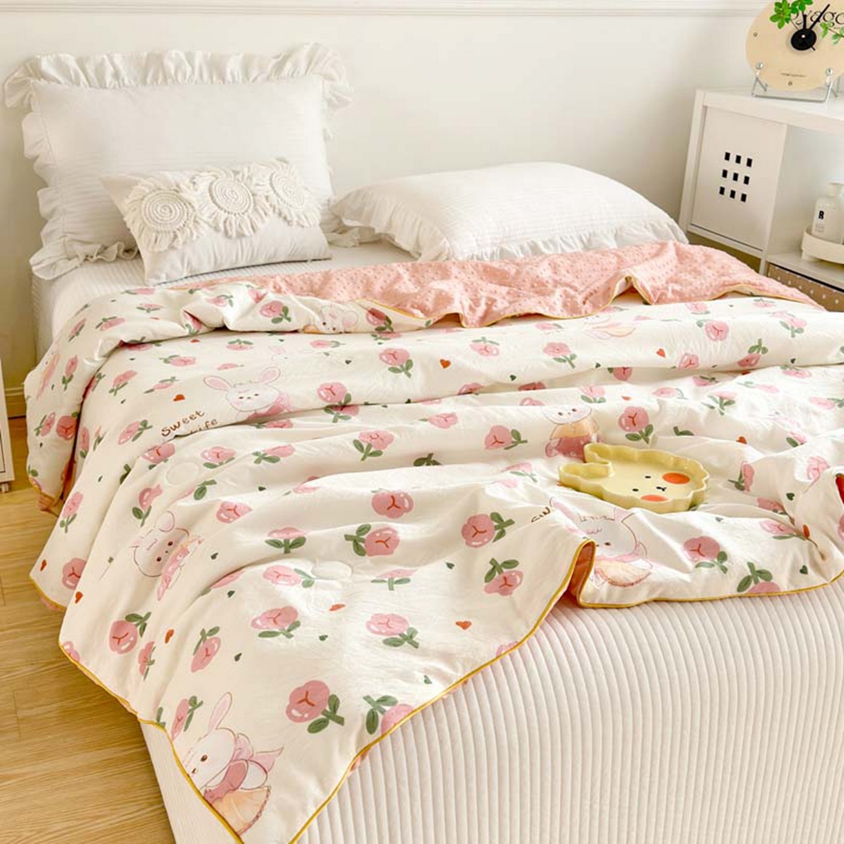 91家纺网 家纺一手货源 找家纺 赛琳 2026新款小清新大豆纤维豆豆被春秋被儿童夏凉被空调被 曼塔玫瑰