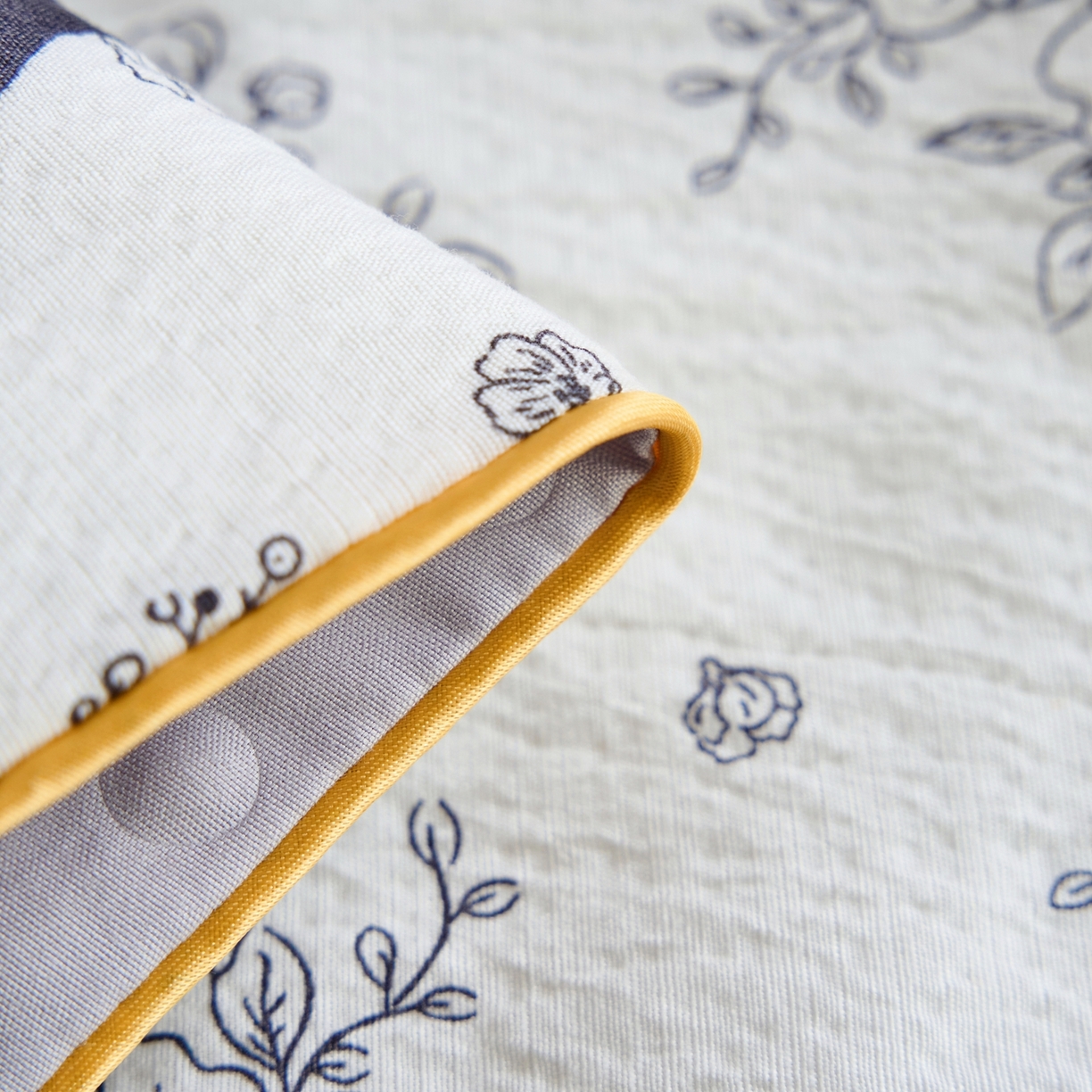 91家纺网 家纺一手货源 找家纺 赛琳 2026新款小清新大豆纤维豆豆被春秋被儿童夏凉被空调被 赫本娜