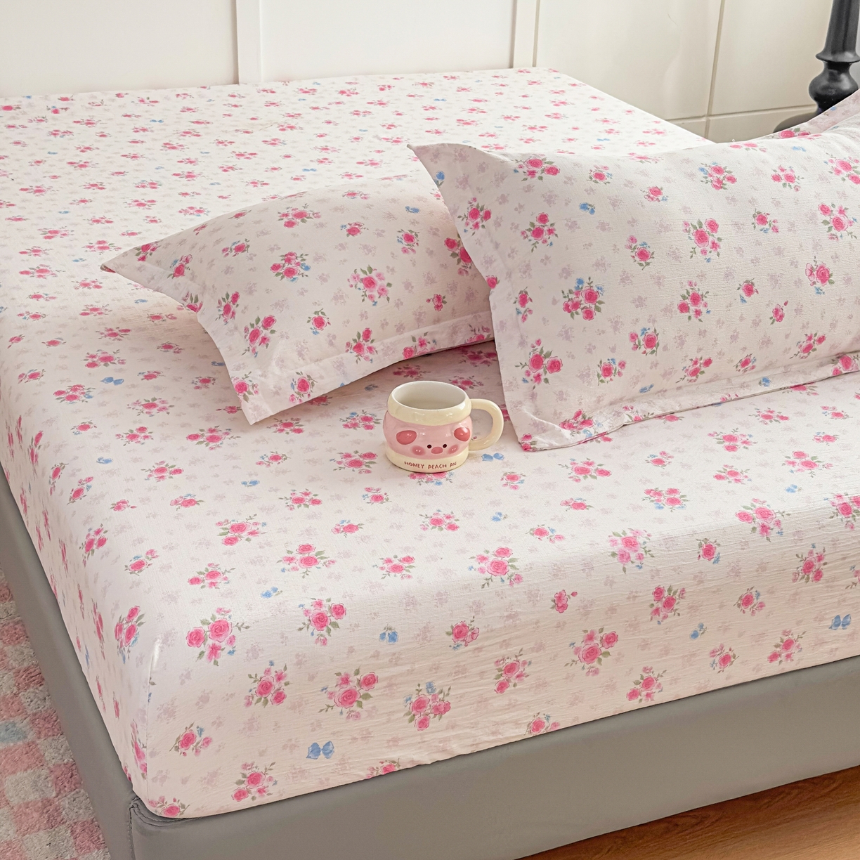 91家纺网 家纺一手货源 找家纺 优雅星家纺 2026春夏新款a类泡芙双层纱床笠印花卡通全包围床垫保护套单床笠 床笠单件 三生花