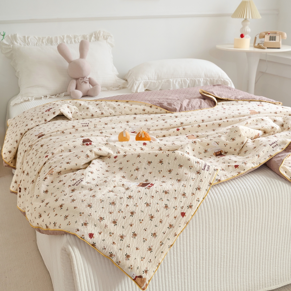 91家纺网 家纺一手货源 找家纺 赛琳 2026新款小清新大豆纤维豆豆被春秋被儿童夏凉被空调被 奶棕小兔