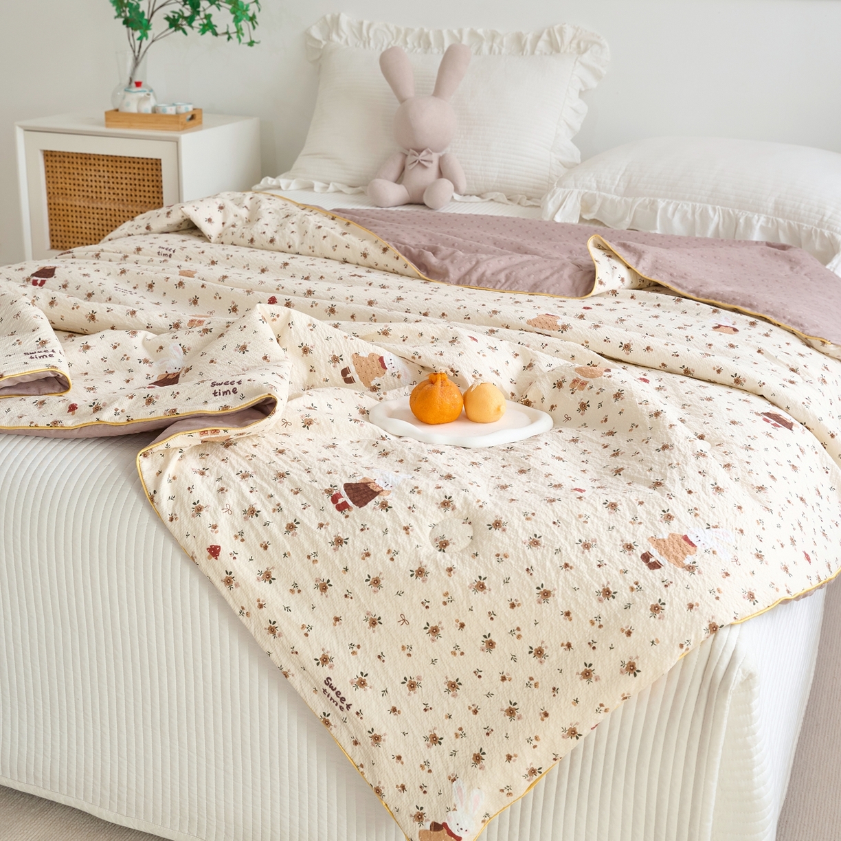 91家纺网 家纺一手货源 找家纺 赛琳 2026新款小清新大豆纤维豆豆被春秋被儿童夏凉被空调被 奶棕小兔