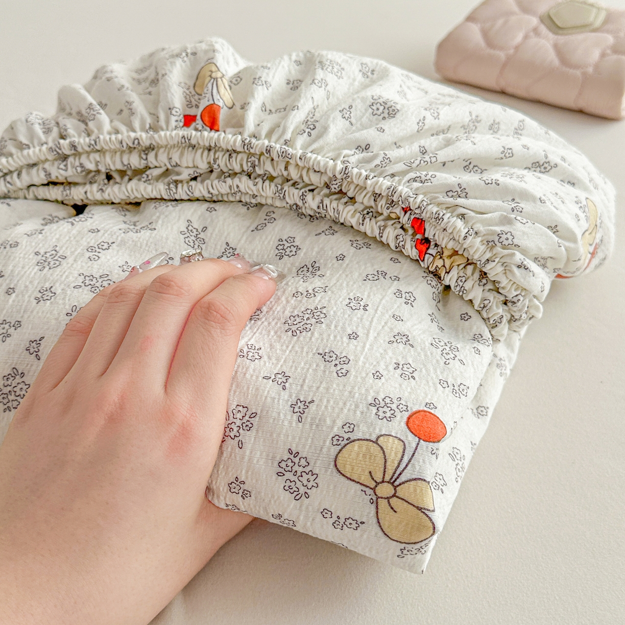 91家纺网 家纺一手货源 找家纺 优雅星家纺 2026春夏新款a类泡芙双层纱床笠印花卡通全包围床垫保护套单床笠 床笠单件 樱桃