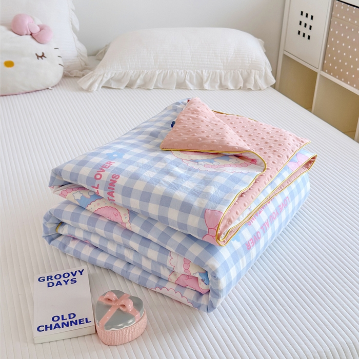 91家纺网 家纺一手货源 找家纺 赛琳 2026新款小清新大豆纤维豆豆被春秋被儿童夏凉被空调被 蛋糕蓝格KT