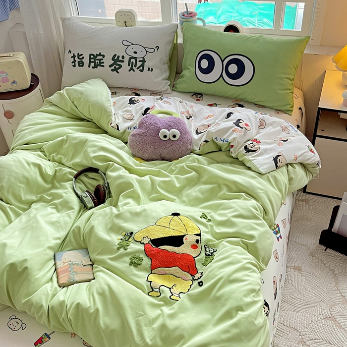 91家纺网 家纺一手货源 找家纺 一霖家纺 2026正版蜡笔小新高克重云朵毛巾绣数码枕套系列四件套热推款第二波蜡笔小新集合控 洒脱的新新