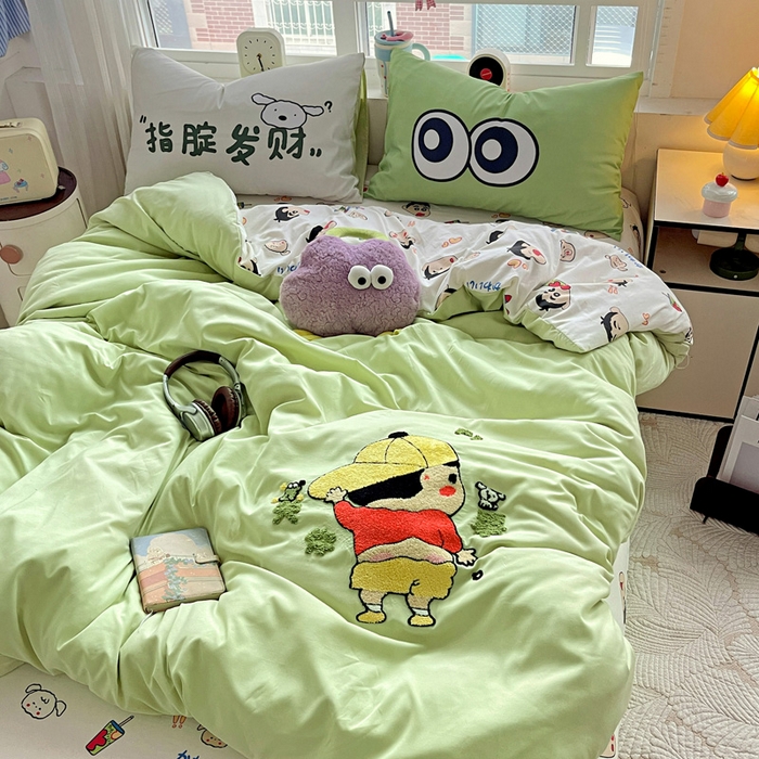 91家纺网 家纺一手货源 找家纺 一霖家纺 2026正版蜡笔小新高克重云朵毛巾绣数码枕套系列四件套热推款第二波蜡笔小新集合控 洒脱的新新