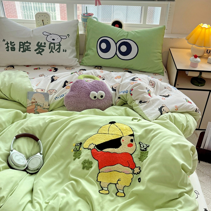 91家纺网 家纺一手货源 找家纺 一霖家纺 2026正版蜡笔小新高克重云朵毛巾绣数码枕套系列四件套热推款第二波蜡笔小新集合控 洒脱的新新