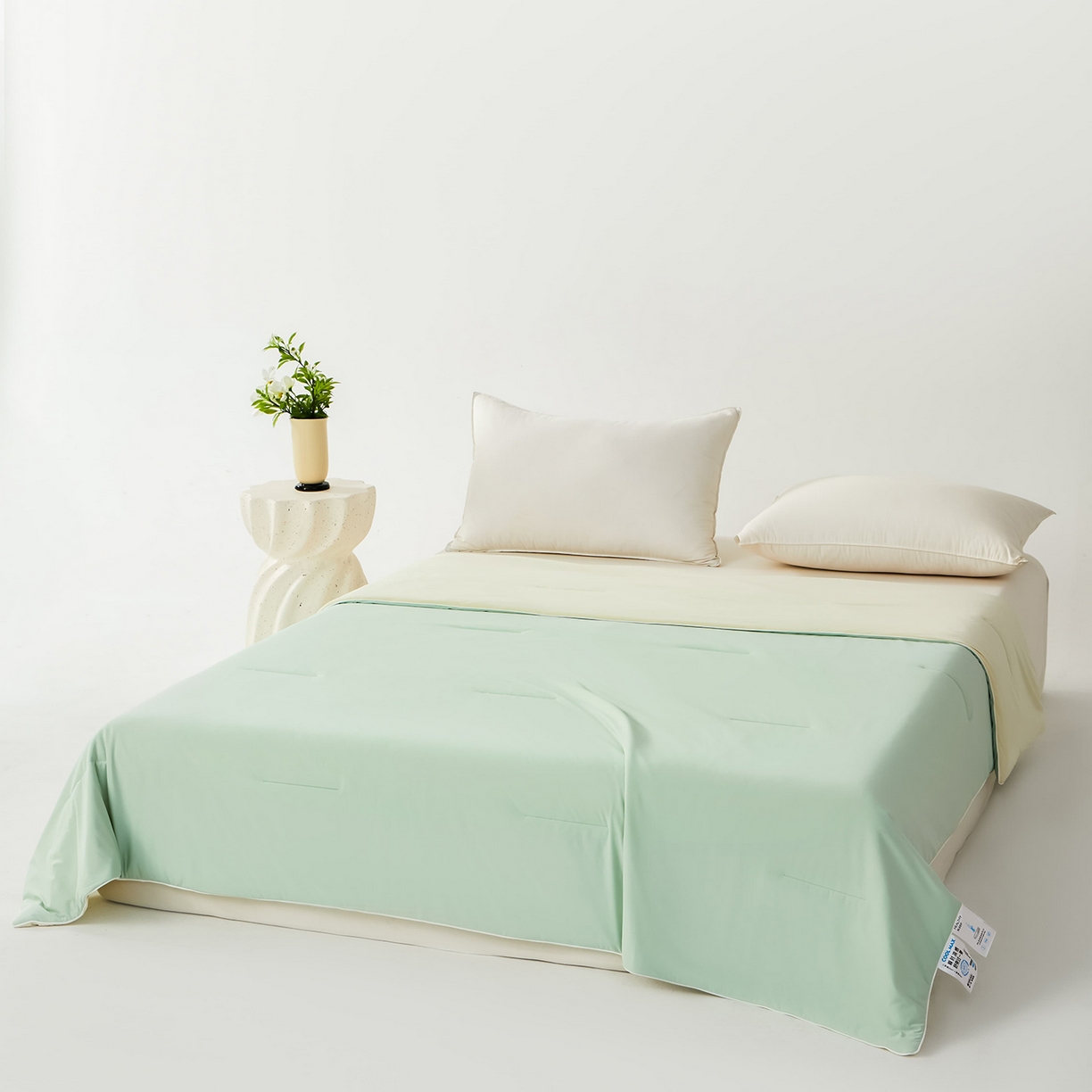 91家纺网 家纺一手货源 找家纺 大吉 2026新款纯色锦氨系列夏被被子被芯 绿+奶白