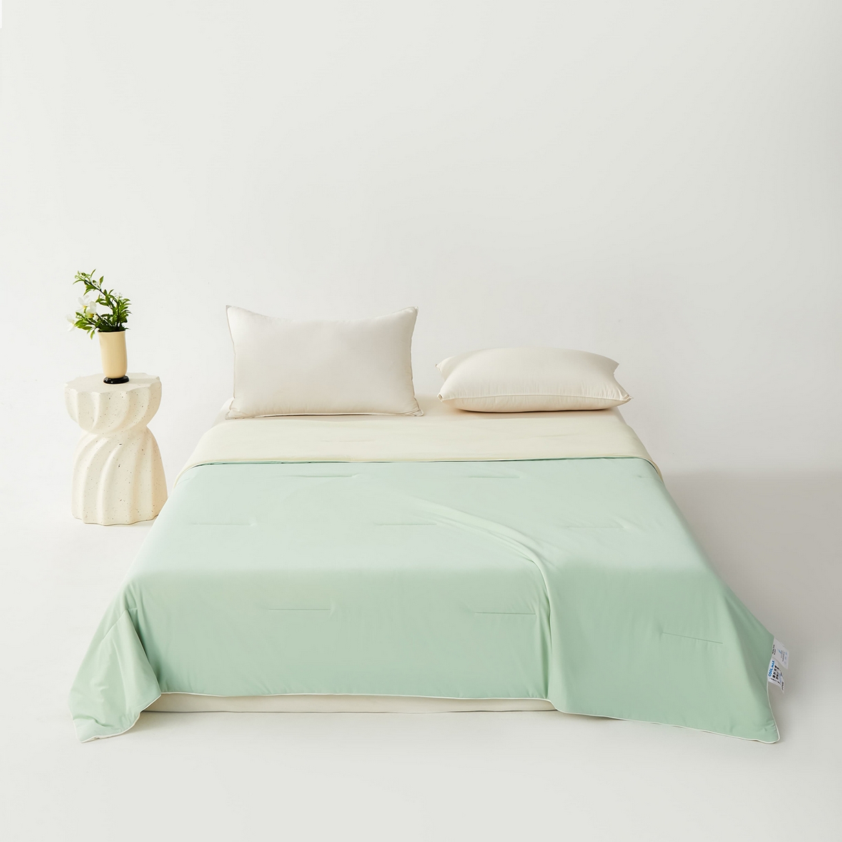 91家纺网 家纺一手货源 找家纺 大吉 2026新款纯色锦氨系列夏被被子被芯 绿+奶白