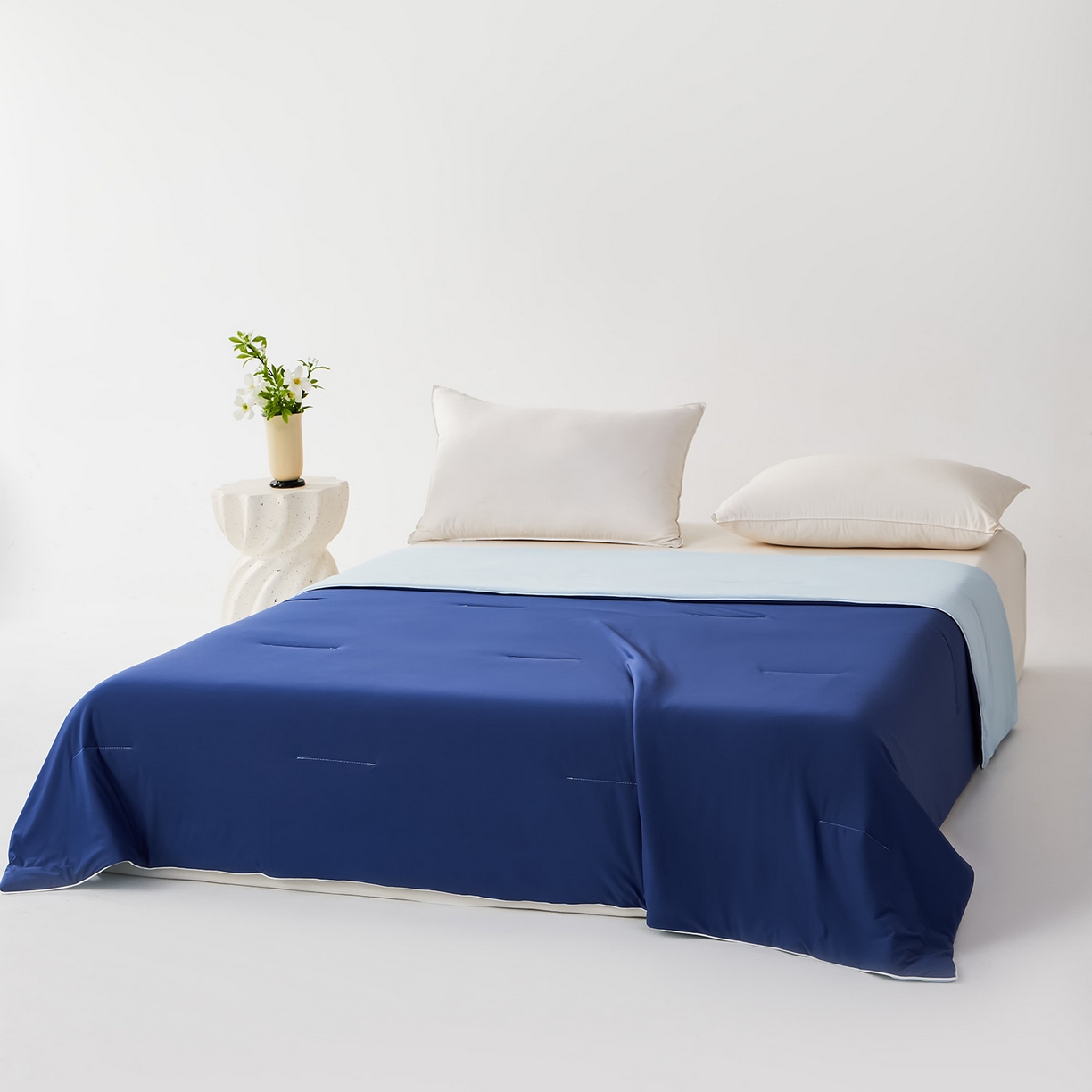 91家纺网 家纺一手货源 找家纺 大吉 2026新款纯色锦氨系列夏被被子被芯 深蓝+浅蓝