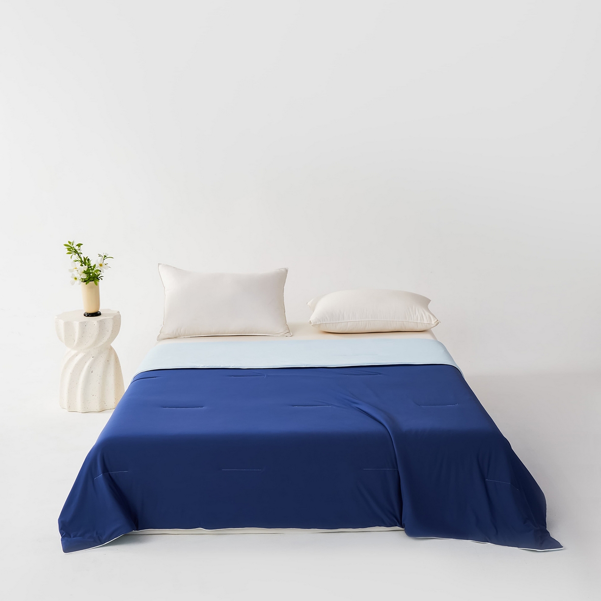 91家纺网 家纺一手货源 找家纺 大吉 2026新款纯色锦氨系列夏被被子被芯 深蓝+浅蓝