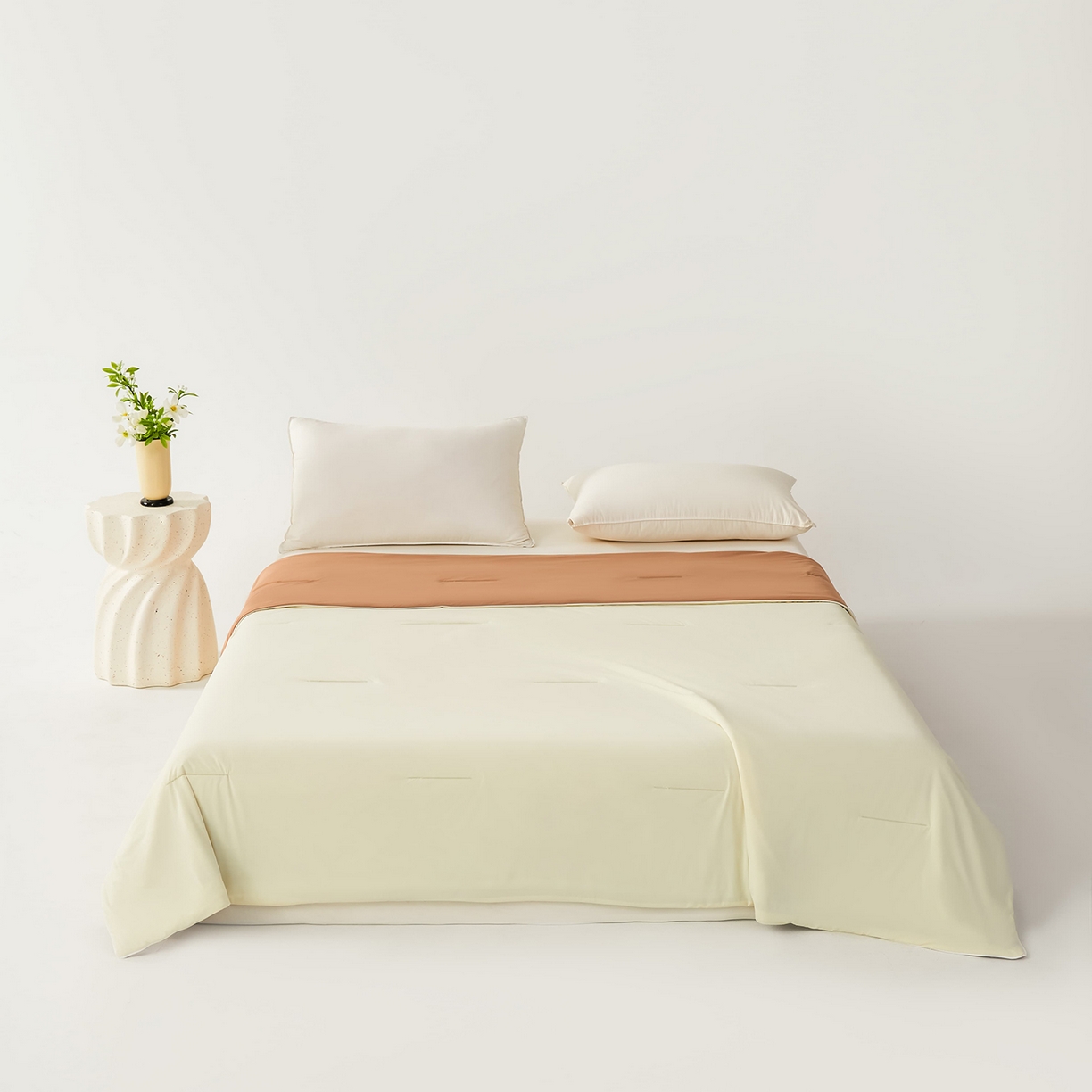 91家纺网 家纺一手货源 找家纺 大吉 2026新款纯色锦氨系列夏被被子被芯 咖+奶白