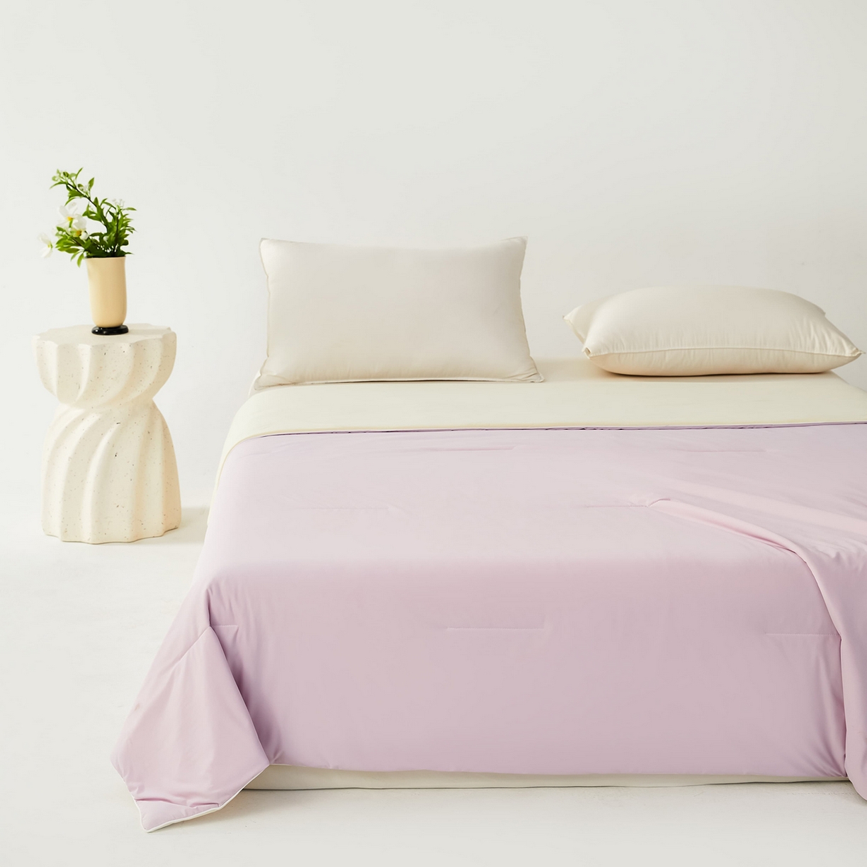 91家纺网 家纺一手货源 找家纺 大吉 2026新款纯色锦氨系列夏被被子被芯 紫+奶白