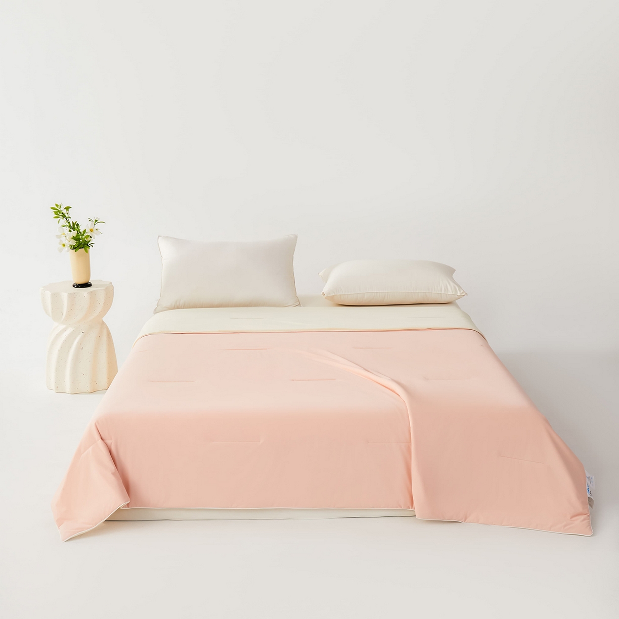 91家纺网 家纺一手货源 找家纺 大吉 2026新款纯色锦氨系列夏被被子被芯 粉+奶白