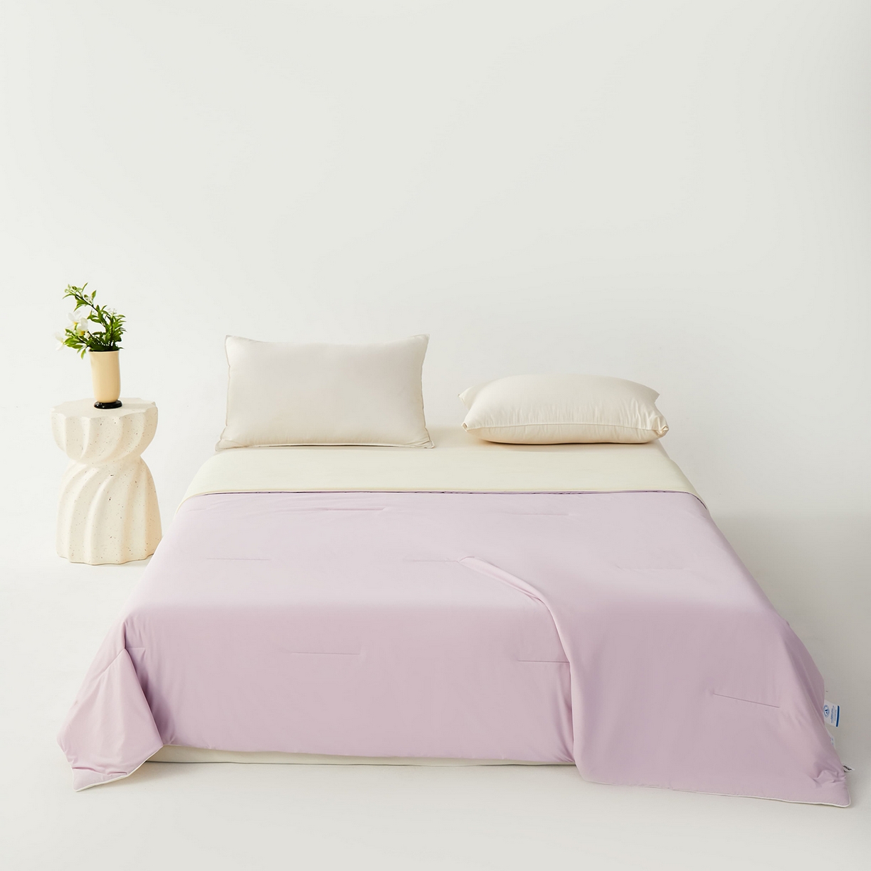 91家纺网 家纺一手货源 找家纺 大吉 2026新款纯色锦氨系列夏被被子被芯 紫+奶白