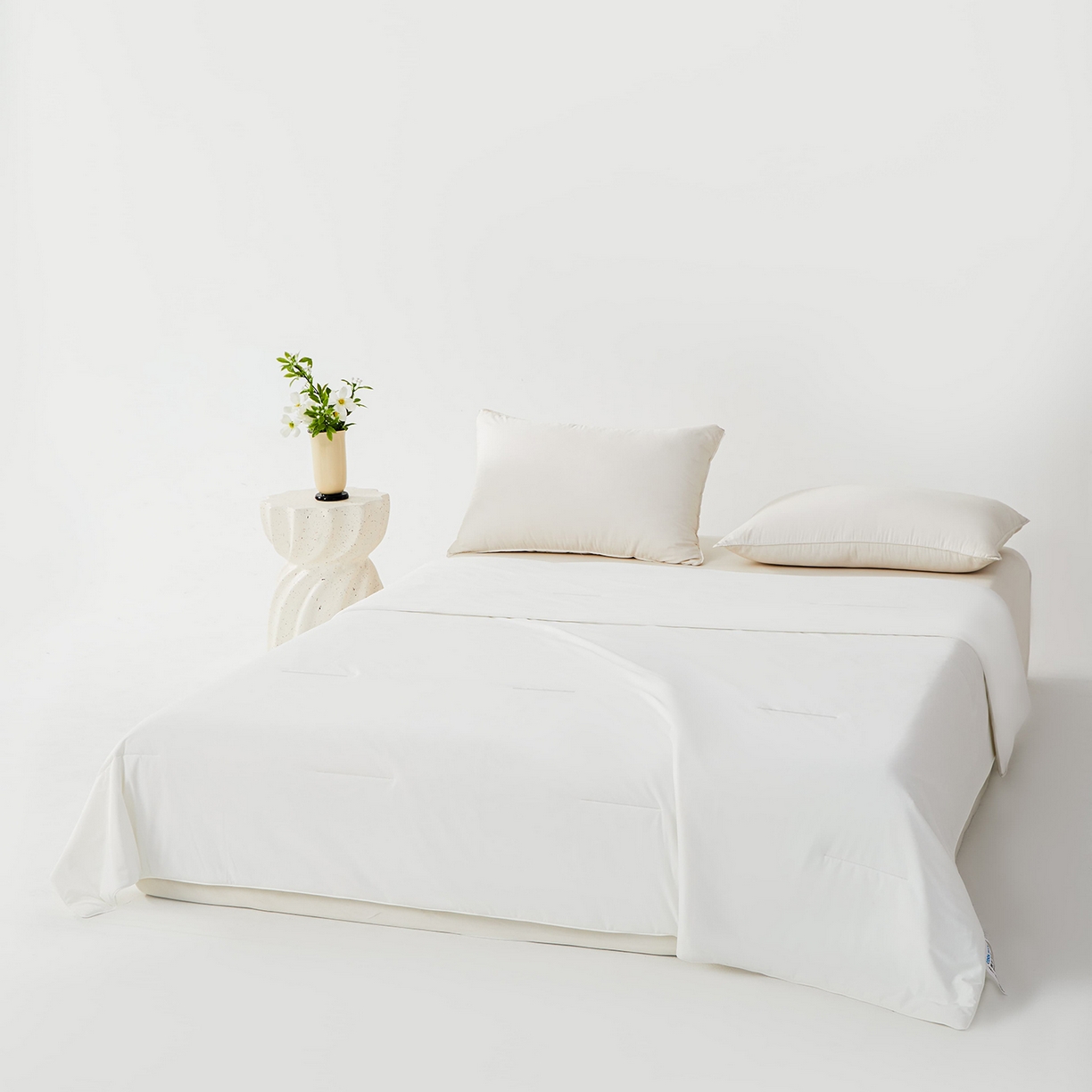 91家纺网 家纺一手货源 找家纺 大吉 2026新款纯色锦氨系列夏被被子被芯 本白