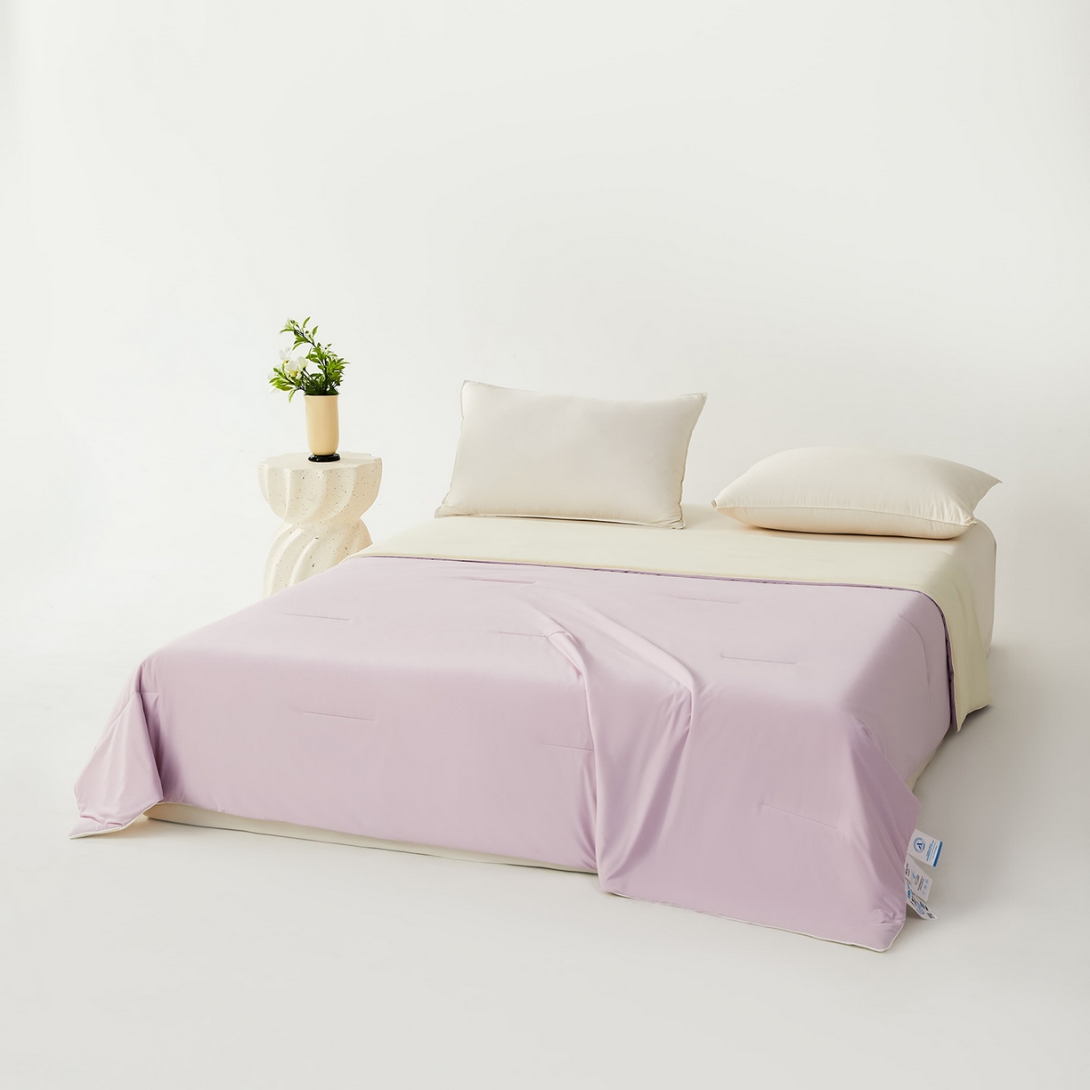 91家纺网 家纺一手货源 找家纺 大吉 2026新款纯色锦氨系列夏被被子被芯 紫+奶白