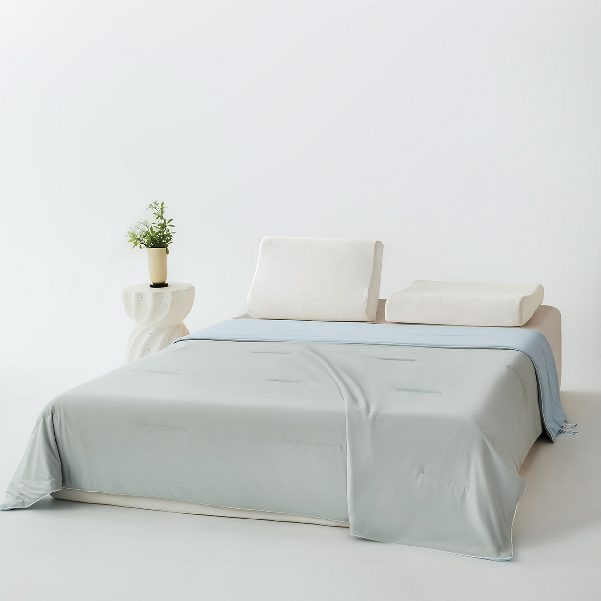 91家纺网 家纺一手货源 找家纺 大吉 2026新款纯色锦氨系列夏被被子被芯 灰+浅蓝