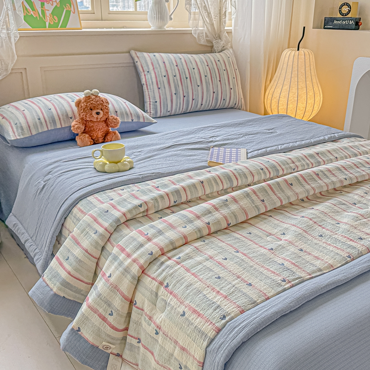 91家纺网 家纺一手货源 找家纺 晓时候 2026新款皱皱纱大豆夏被夏凉被空调被 桃心条纹