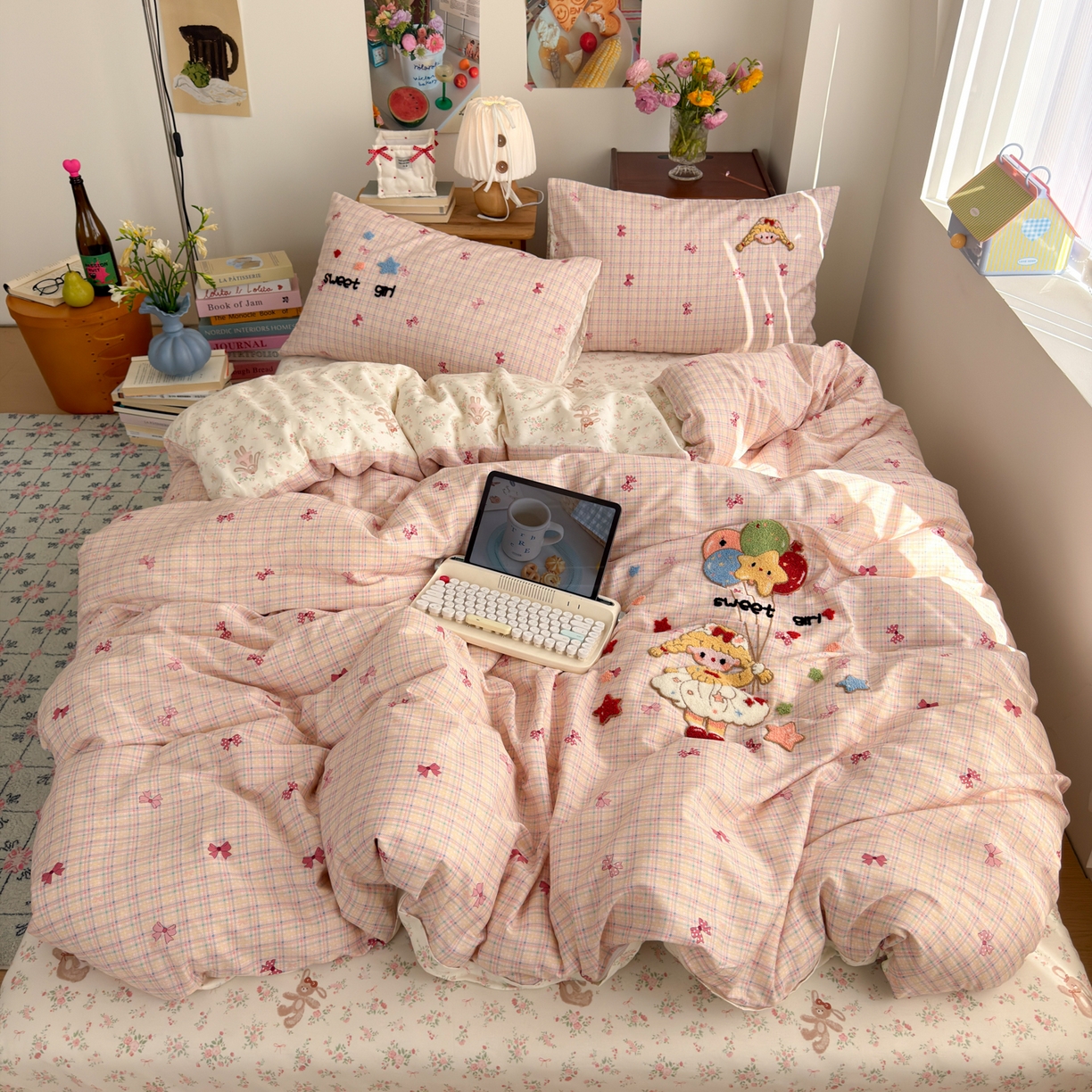 91家纺网 家纺一手货源 找家纺 乐童家纺 2026新款13370全棉纯棉毛巾绣呆萌系列四件套第二波 气球女孩