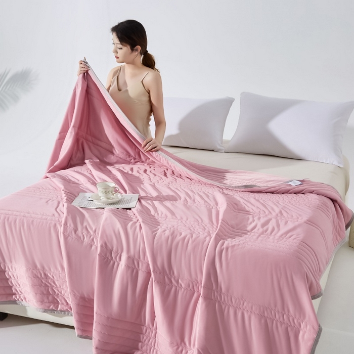 91家纺网 家纺一手货源 找家纺 天之悦家纺 2026跨境外贸可机洗水洗A类夏被冰淇淋凉感丝空调被子被芯夏凉被 豆沙色（条纹款）