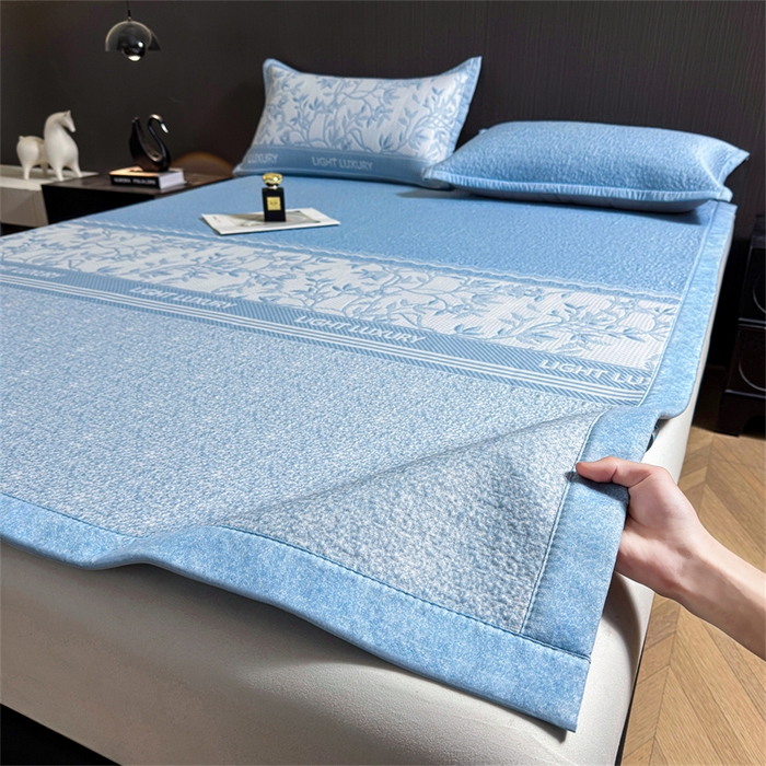 91家纺网 家纺一手货源 找家纺 慕木家纺 2026新款高端复合三明治PE乙纶提花610克冰豆豆凉席欧洛菲系列（提供买家秀） 欧洛菲-蓝床席款