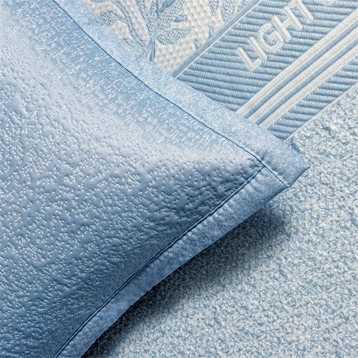 91家纺网 家纺一手货源 找家纺 慕木家纺 2026新款高端复合三明治PE乙纶提花610克冰豆豆凉席欧洛菲系列（提供买家秀） 欧洛菲-蓝床席款