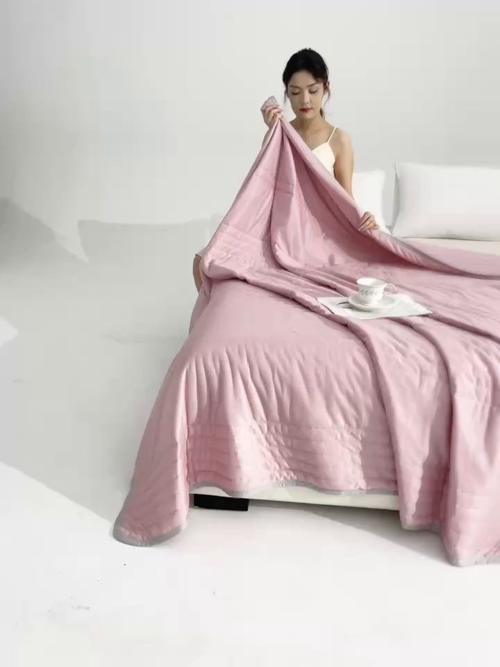 91家纺网 家纺一手货源 找家纺 天之悦家纺 2026跨境外贸可机洗水洗A类夏被冰淇淋凉感丝空调被子被芯夏凉被 豆沙色（条纹款）