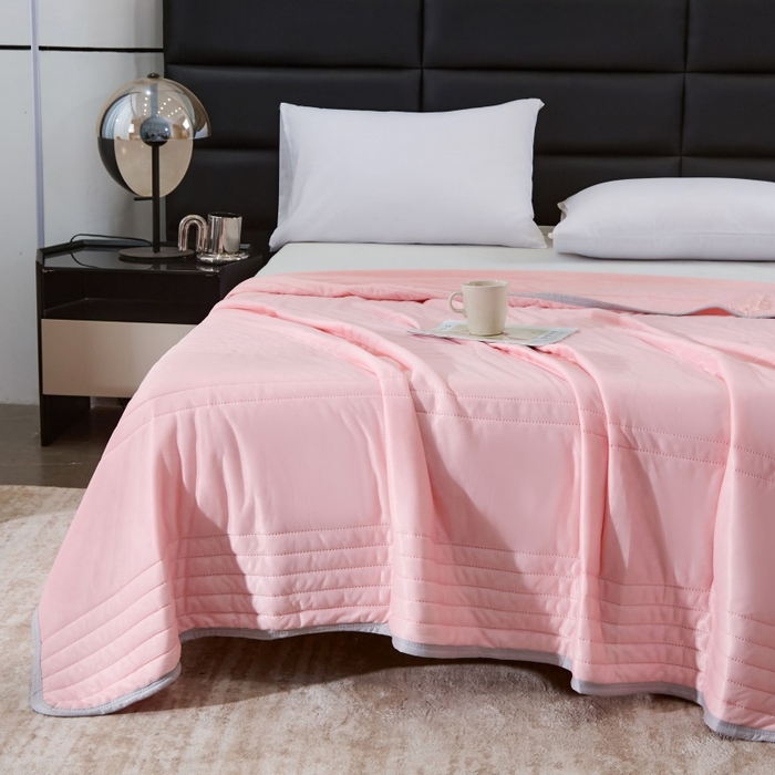 91家纺网 家纺一手货源 找家纺 天之悦家纺 2026跨境外贸可机洗水洗A类夏被冰淇淋凉感丝空调被子被芯夏凉被 粉玉色（条纹款）