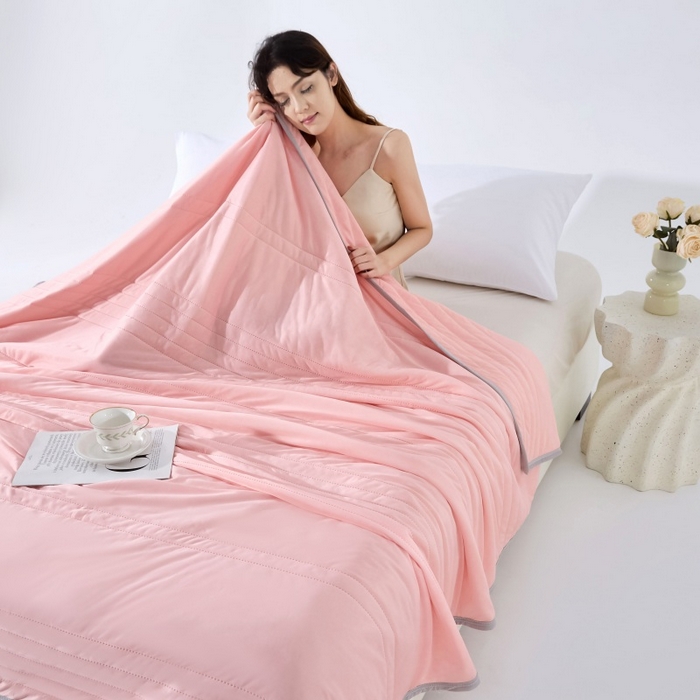 91家纺网 家纺一手货源 找家纺 天之悦家纺 2026跨境外贸可机洗水洗A类夏被冰淇淋凉感丝空调被子被芯夏凉被 粉玉色（条纹款）