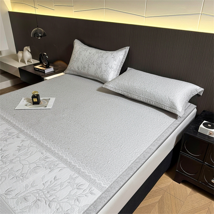 91家纺网 家纺一手货源 找家纺 慕木家纺 2026新款高端复合三明治PE乙纶提花610克冰豆豆凉席欧洛菲系列（提供买家秀） 欧洛菲-灰床席款