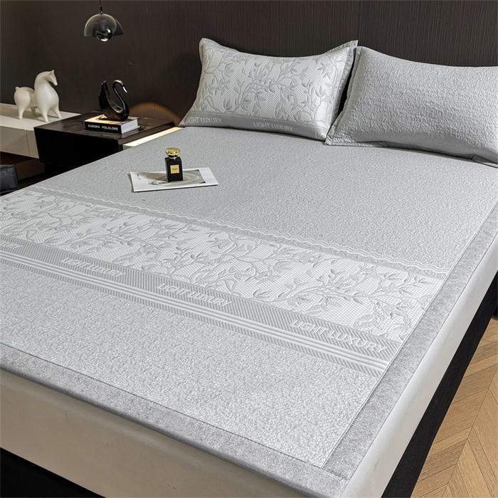 91家纺网 家纺一手货源 找家纺 慕木家纺 2026新款高端复合三明治PE乙纶提花610克冰豆豆凉席欧洛菲系列（提供买家秀） 欧洛菲-灰床席款