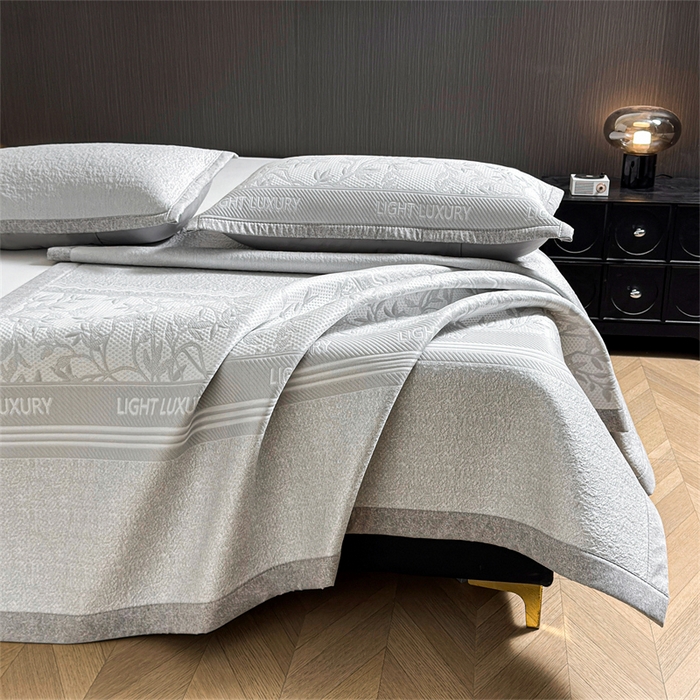 91家纺网 家纺一手货源 找家纺 慕木家纺 2026新款高端复合三明治PE乙纶提花610克冰豆豆凉席欧洛菲系列（提供买家秀） 欧洛菲-灰床席款