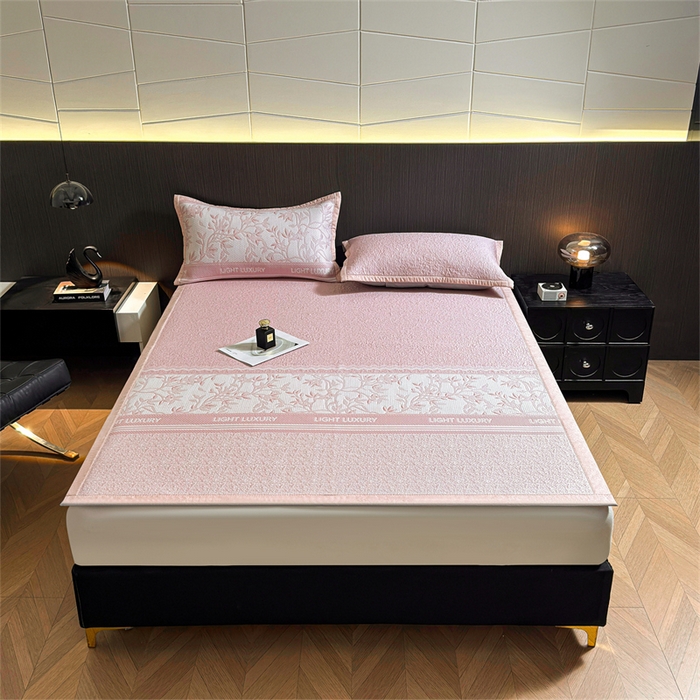 91家纺网 家纺一手货源 找家纺 慕木家纺 2026新款高端复合三明治PE乙纶提花610克冰豆豆凉席欧洛菲系列（提供买家秀） 欧洛菲-粉床席款