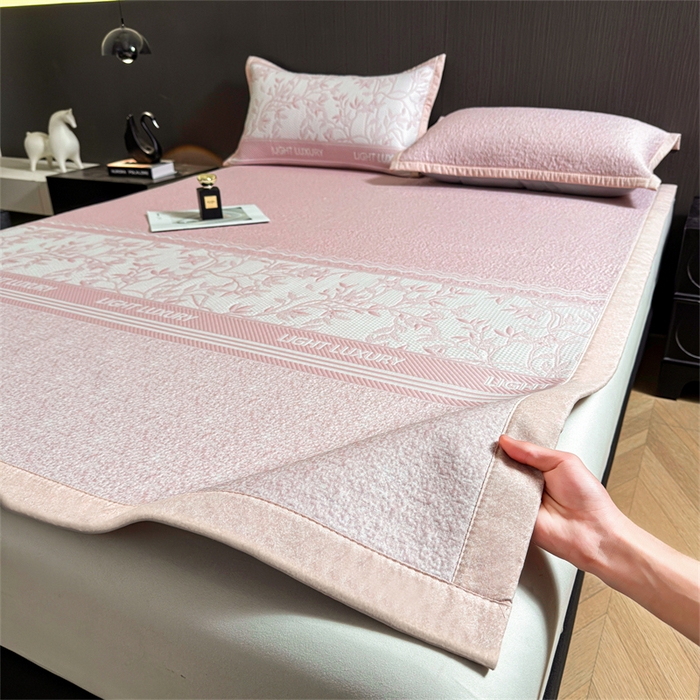 91家纺网 家纺一手货源 找家纺 慕木家纺 2026新款高端复合三明治PE乙纶提花610克冰豆豆凉席欧洛菲系列（提供买家秀） 欧洛菲-粉床席款