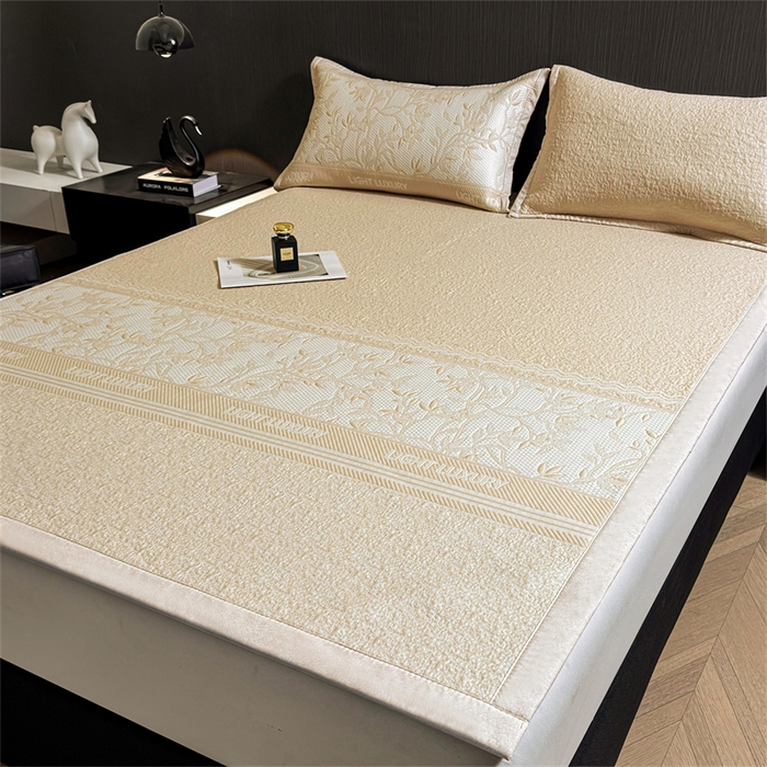 91家纺网 家纺一手货源 找家纺 慕木家纺 2026新款高端复合三明治PE乙纶提花610克冰豆豆凉席欧洛菲系列（提供买家秀） 欧洛菲-卡其床席款