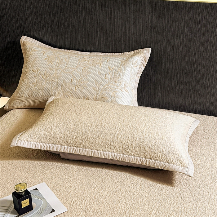 91家纺网 家纺一手货源 找家纺 慕木家纺 2026新款高端复合三明治PE乙纶提花610克冰豆豆凉席欧洛菲系列（提供买家秀） 欧洛菲-卡其床席款