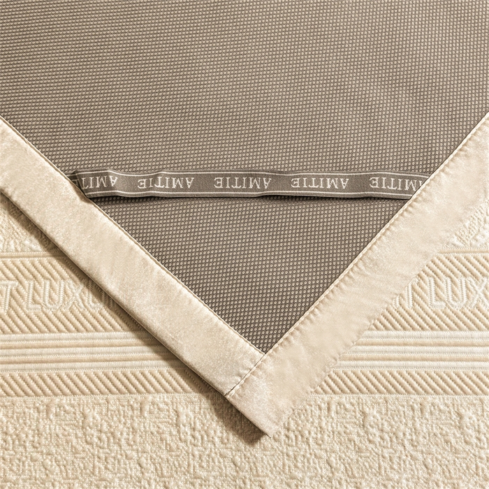 91家纺网 家纺一手货源 找家纺 慕木家纺 2026新款高端复合三明治PE乙纶提花610克冰豆豆凉席欧洛菲系列（提供买家秀） 欧洛菲-卡其床席款