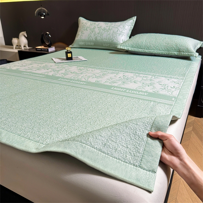 91家纺网 家纺一手货源 找家纺 慕木家纺 2026新款高端复合三明治PE乙纶提花610克冰豆豆凉席欧洛菲系列（提供买家秀） 欧洛菲-绿床席款