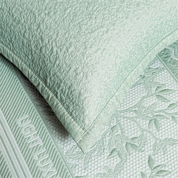 91家纺网 家纺一手货源 找家纺 慕木家纺 2026新款高端复合三明治PE乙纶提花610克冰豆豆凉席欧洛菲系列（提供买家秀） 欧洛菲-绿床席款